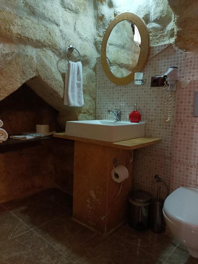 Naturels Cave House Юргюп Екстериор снимка