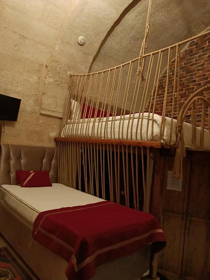 Naturels Cave House Юргюп Екстериор снимка