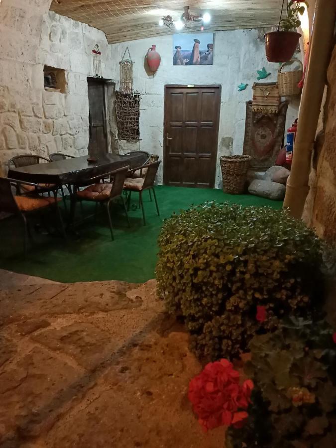 Naturels Cave House Юргюп Екстериор снимка